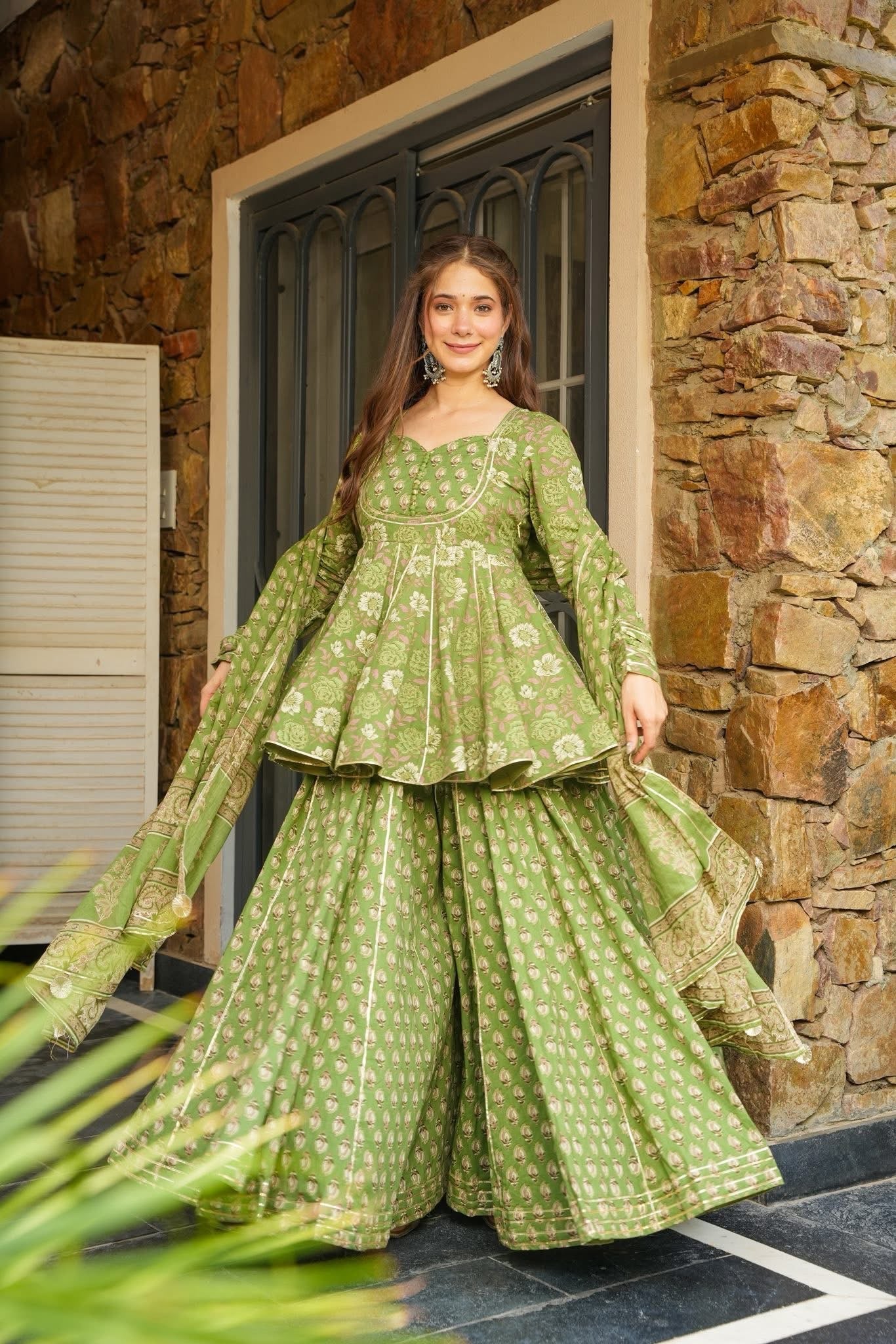 Sharvee Leher Sharara Set