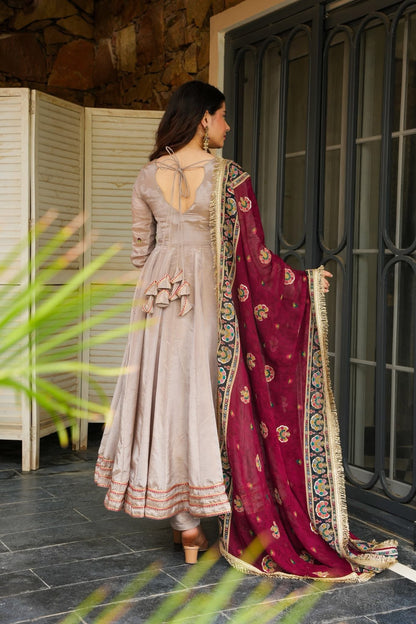 Zarnoor Riwayat Suit Set