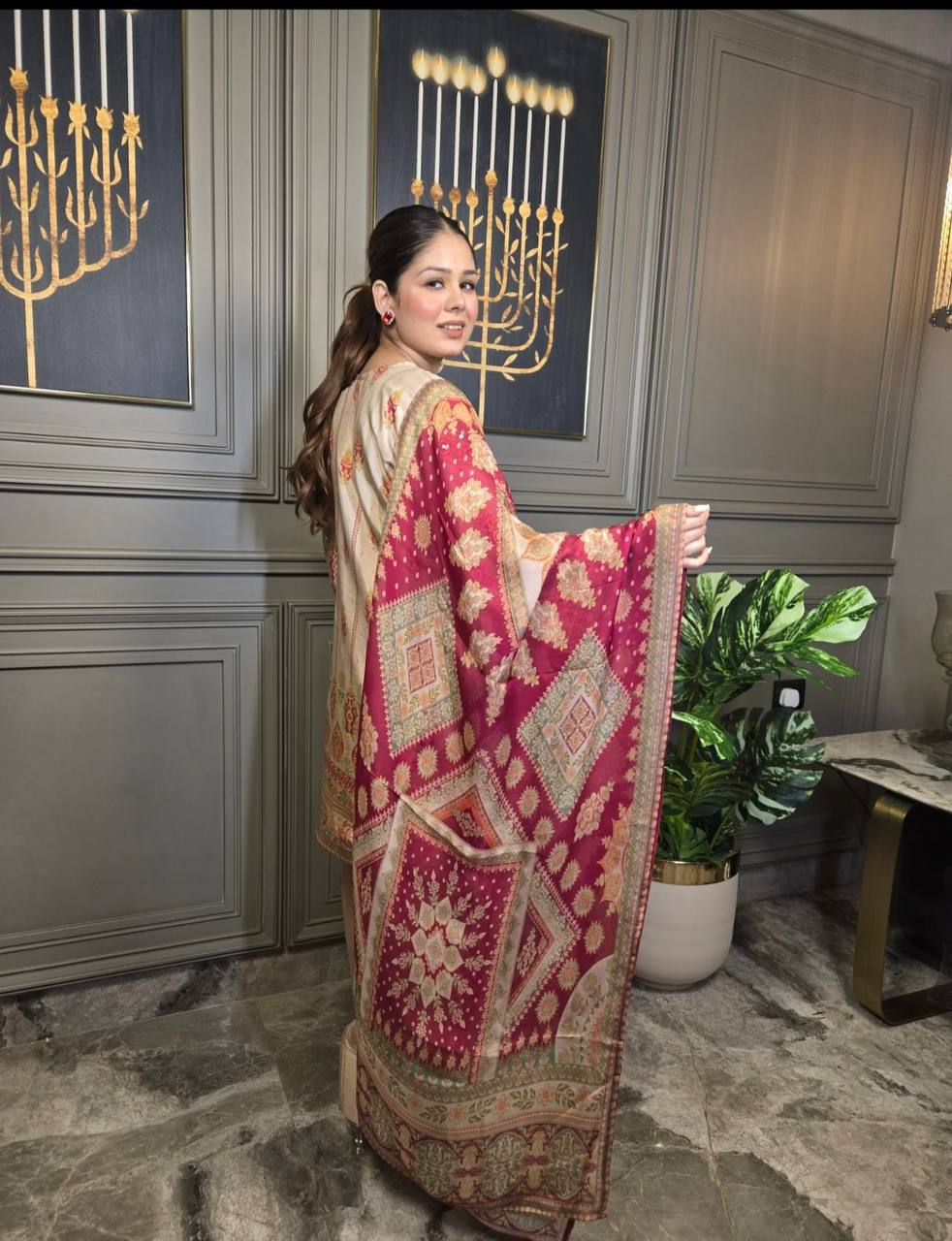 Aafreen Royal Drapes Embroidered Silk Kurta Set with Vintage Dupatta